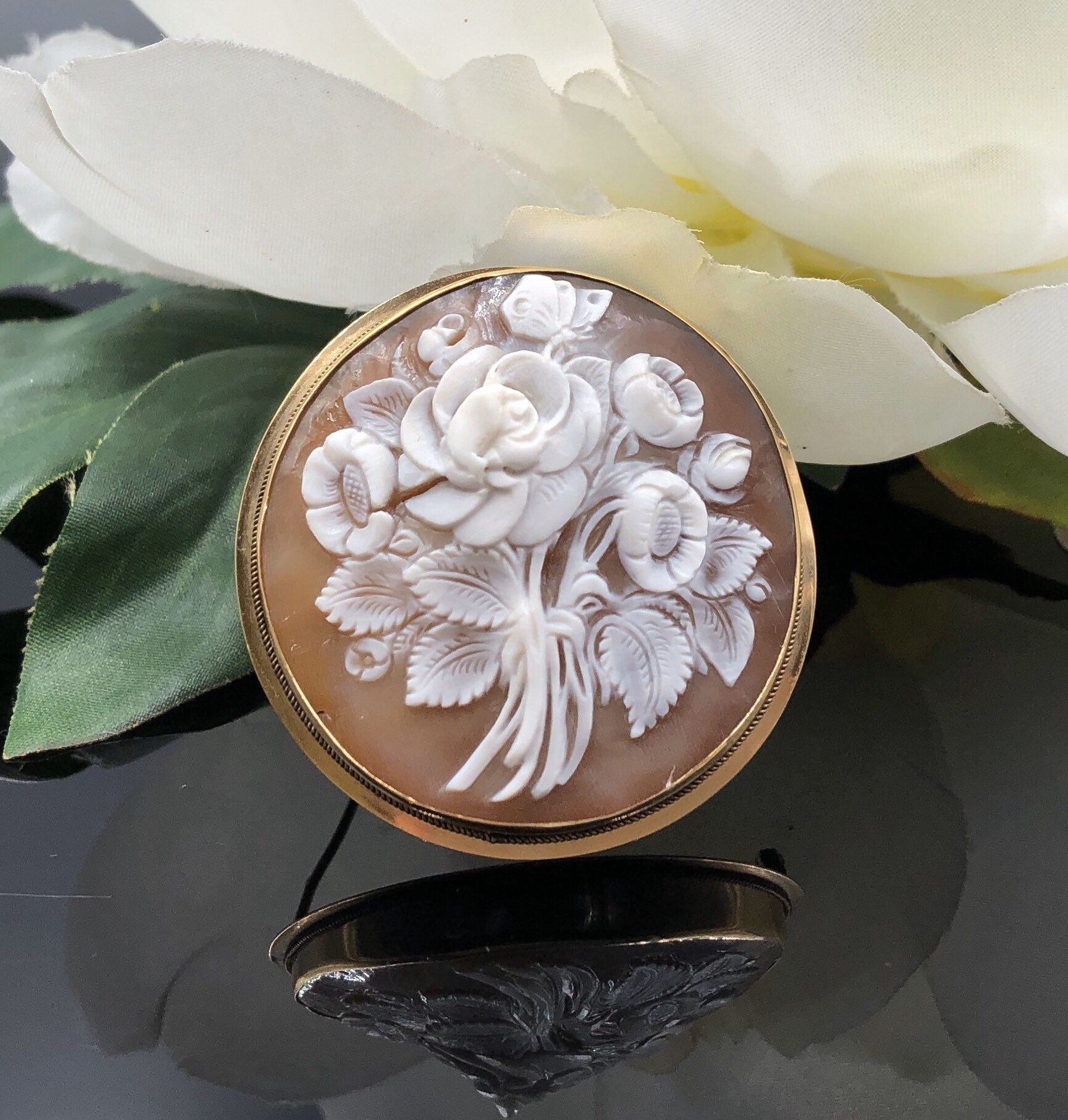 14K Floral Cameo Round Brooch, Hand Carved Shell Cameo, Round Bouquet Cameo