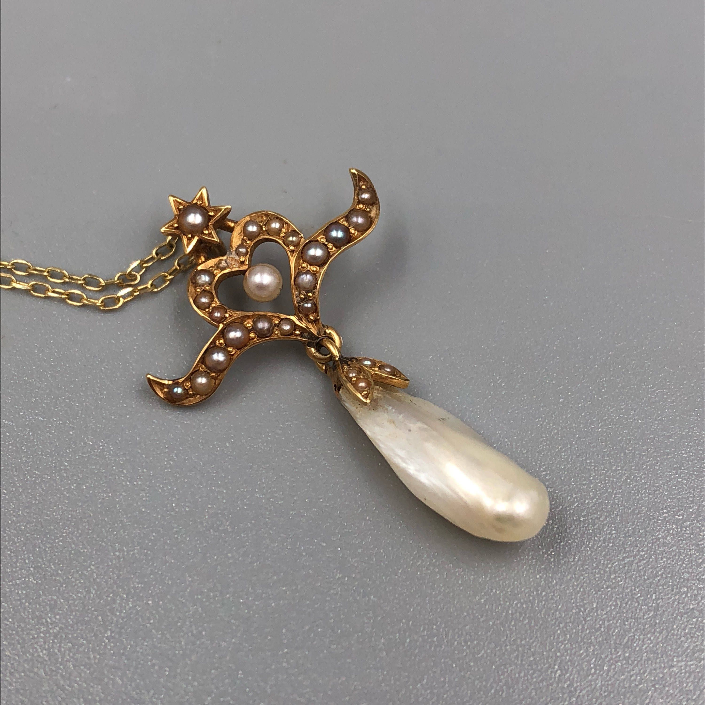 Louis Vuitton Black and Gold Button On Freshwater Pearl Necklace - Laurel  Ridge Antiques and Inn