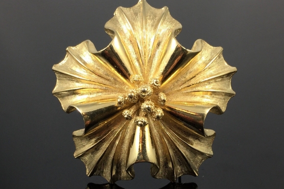 Coro Gold Flower Brooch - Vintage 50s