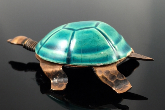 Acrylic Faceted Turtle - Mayco