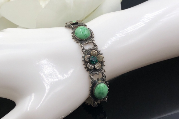 Art Deco Faux Jade Art Glass Cab Silver Bracelet