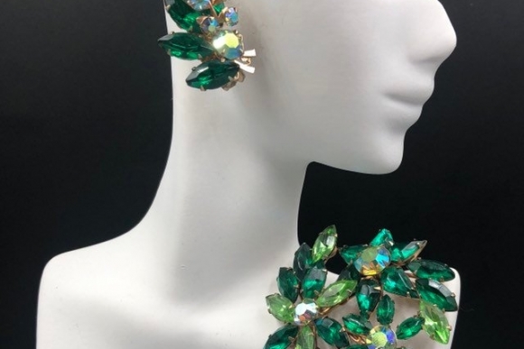 Beau Jewels Green Brooch Earrings Jewelry Set