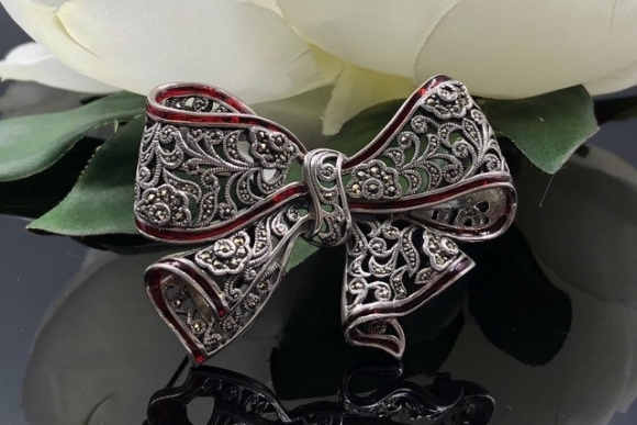 Sterling Marcasite Red Enamel Christmas Bow Brooch