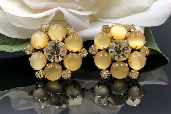 Vintage Yellow Moonglow Rhinestone Clip On Earrings