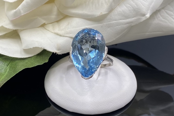 Belle Epoque Antique Platinum Aquamarine Diamond Ring