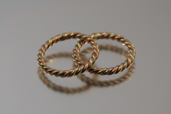 One Pair of 18K Tri Color Gold Rope Guard Bands