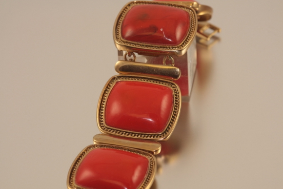 Liz Claiborne Mottled "Coral" Bracelet